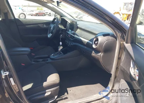 2021 Kia Forte Lxs z USA, uszkodzony, nr VIN 3KPF24AD4ME303731